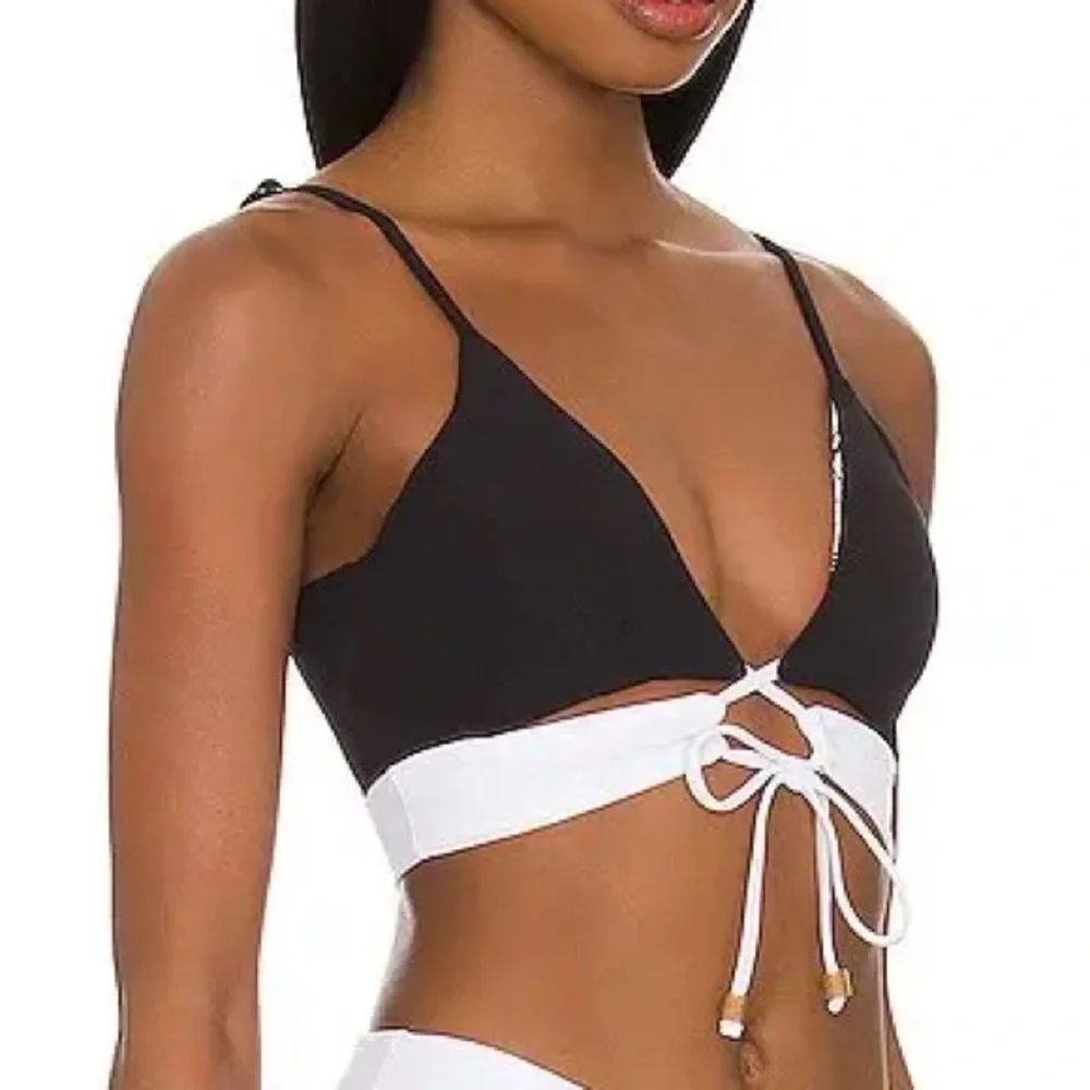 Maaji Fay reversible bikini top in black size S.